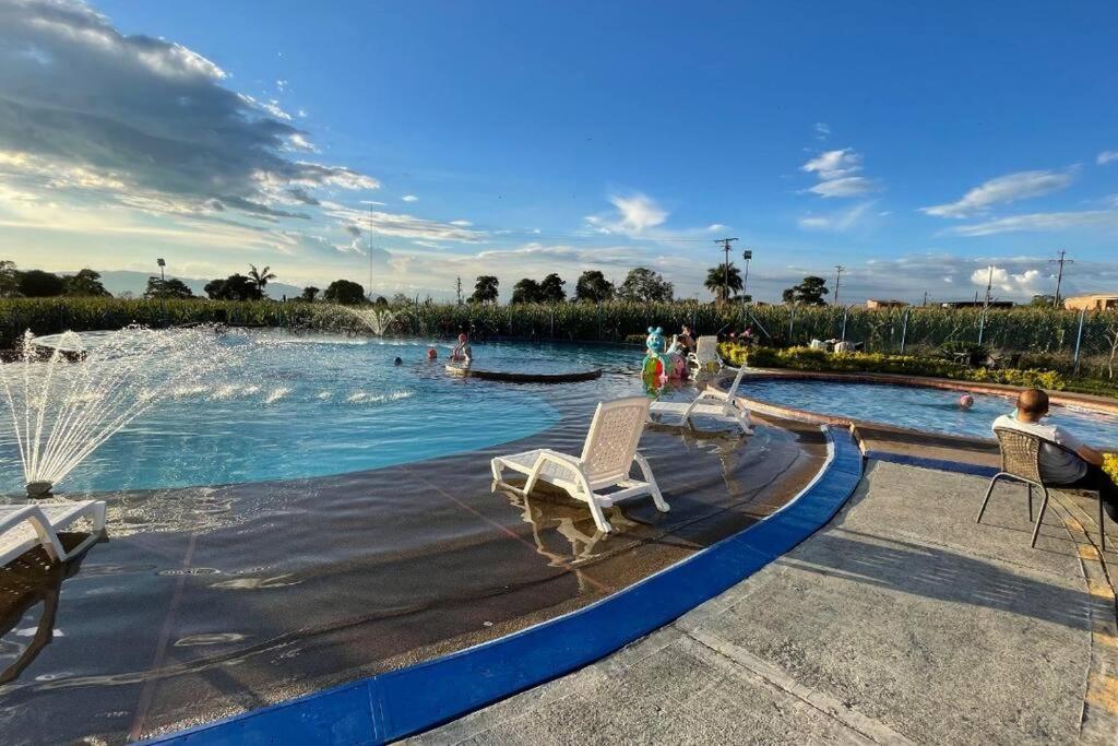 Apartamento Cerca Parque Del Cafe Con Piscina Montenegro Exterior photo